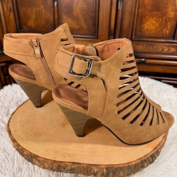 NWOT Charles Albert New York Tan Vegan Suede Laser Cut Side Zip Open Toe Shoe - Picture 8 of 14